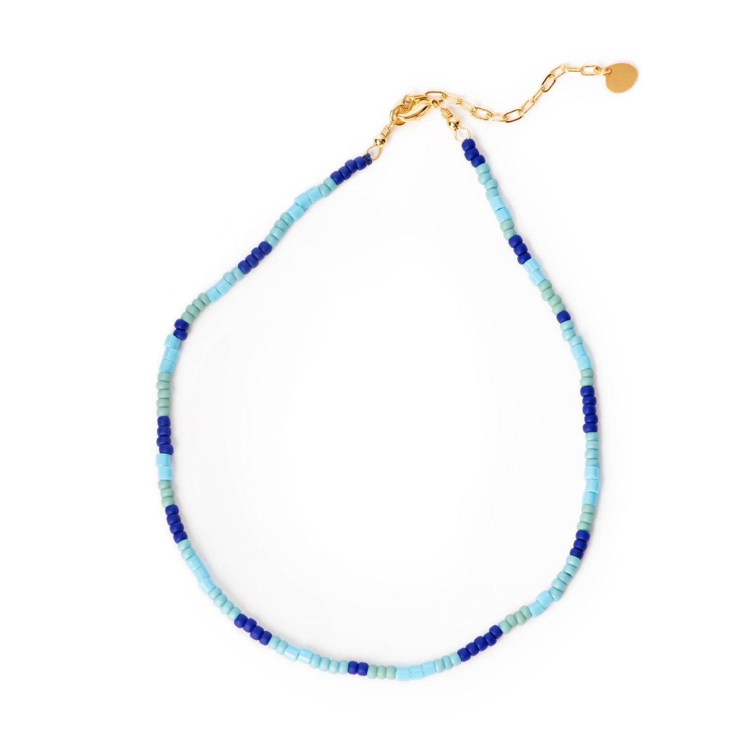 Contrasting blue beaded necklace